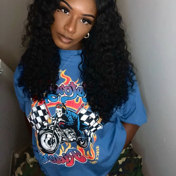 Fashion Nova Graphic Tee - Picture 1 of 6